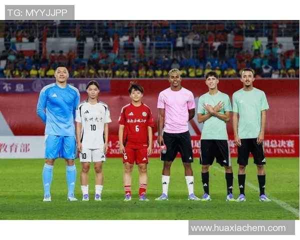 足球明星合照的P图创意大赛让你见证虚拟与现实的完美结合